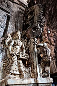 The great Chola temples of Tamil Nadu - the Sri Meenakshi-Sundareshwarar Temple of Madurai. the Pudu-mandapam occupied by brass merchants and tailors  